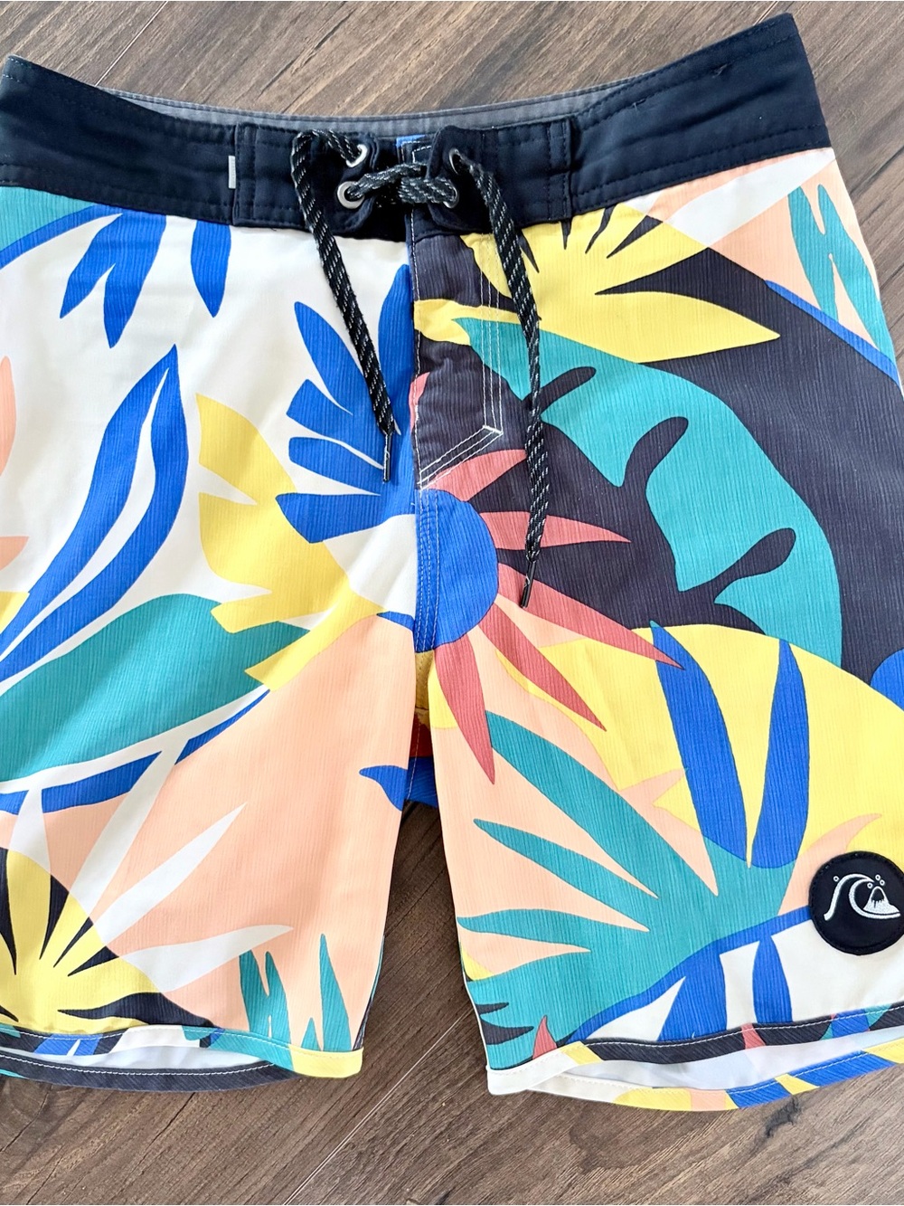 Quiksilver HighLine Boys Floral Swim Trunks Board Shorts Size 10 25